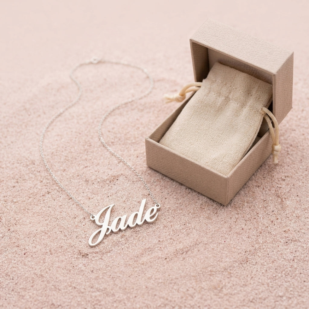 Collier Prénom Personnalisé Gravé — Bijou Femme Cadeau